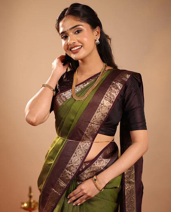 Green Vasundhara Silk Saree Mesmerized - image 2