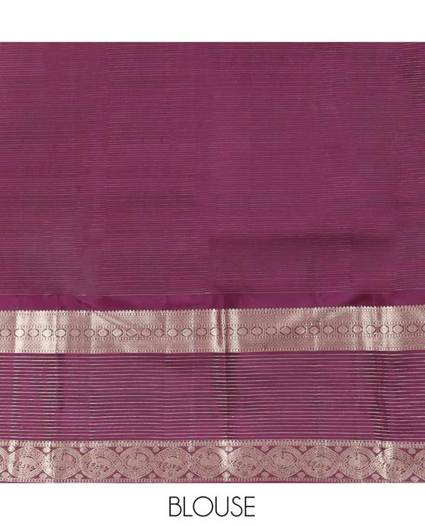 Green Vasundhara Silk Saree Mesmerized - image 4