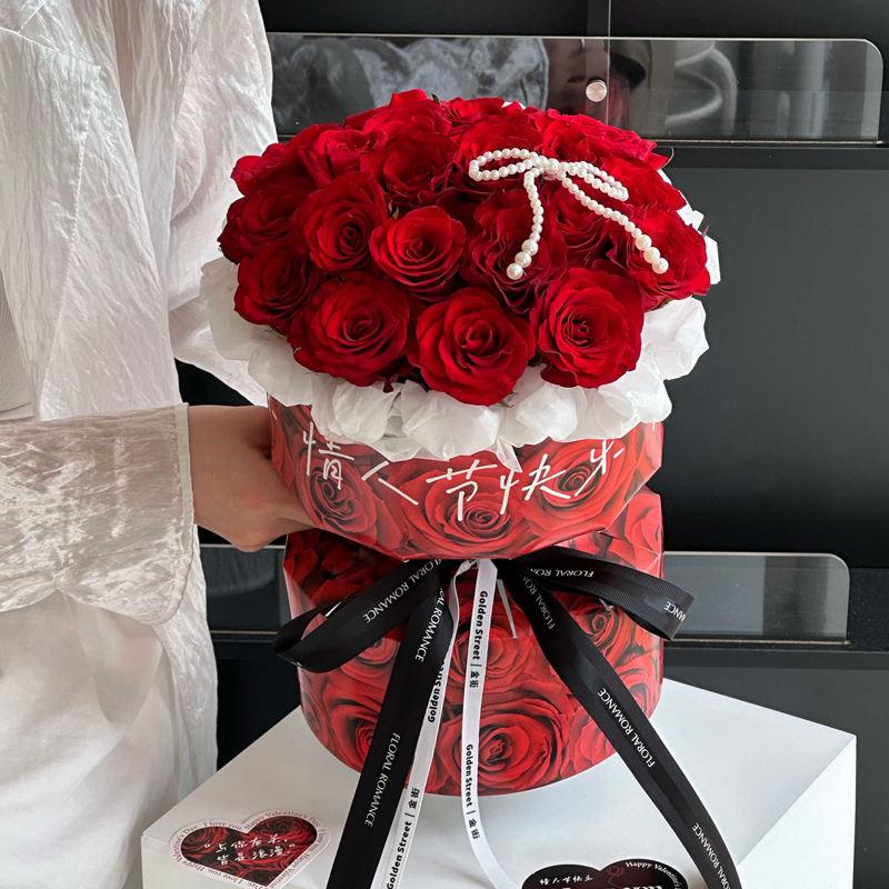 Each Bag of 4 Small Round Bouquets Packed with Cardboard Paper for Rose - image 2