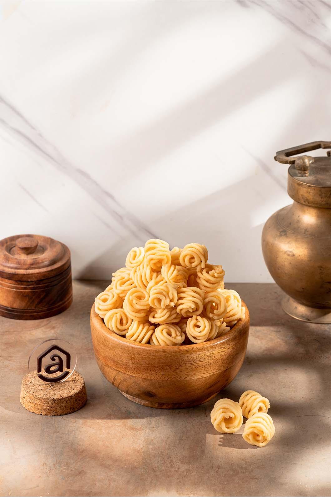 Thengai Paal Murukku - image 3